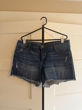 Gidget Fray short by Kut from the Kloth, size 14